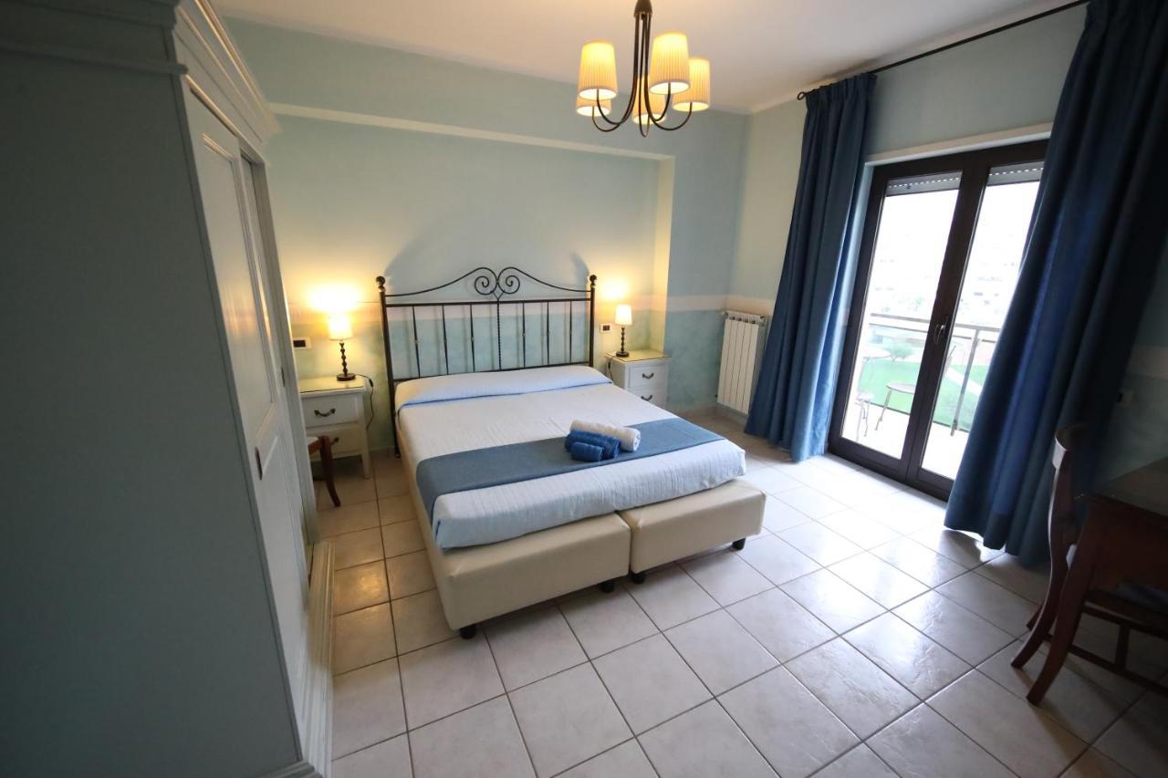 Le Terrazze B&B Formia Ngoại thất bức ảnh